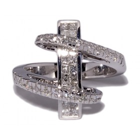 White gold ring with 42 diamonds