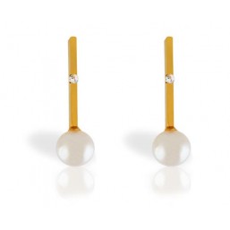 Yellow gold earrings with diamonds and pearls